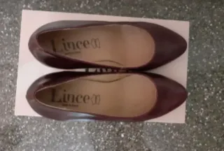 Zapatos de salón granates piel mujer