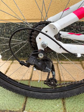 Bicicleta Rockrider ST100 Blanca