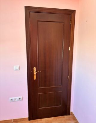 Puertas madera y herrajes
