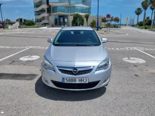 Opel Astra 2011