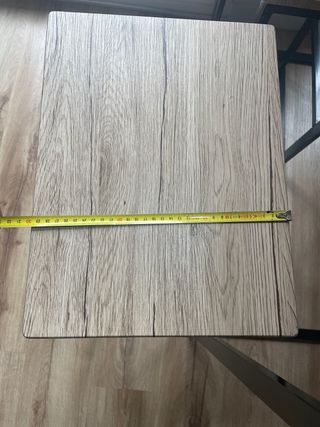 Mesa alta tipo bar con 4 taburetes