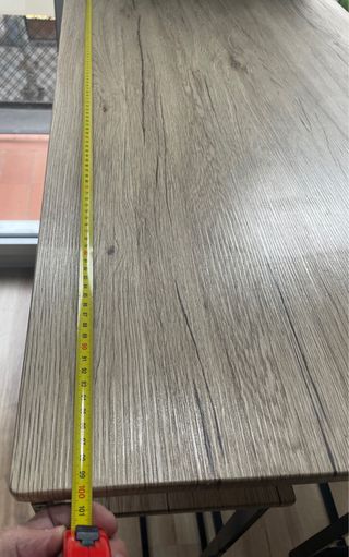 Mesa alta tipo bar con 4 taburetes