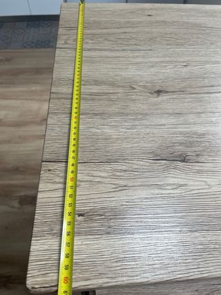 Mesa alta tipo bar con 4 taburetes