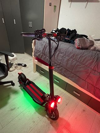 Patinete Eléctrico con muy poco uso.