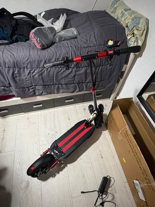 Patinete Eléctrico con muy poco uso.
