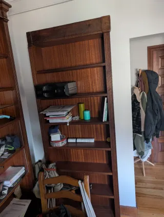 Estantería de madera