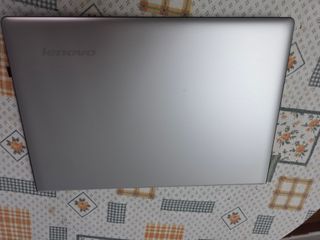 Portátil Lenovo Ideapad 300