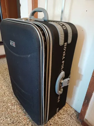 Maleta grande de viaje ROYAL POLO. Está en buenas