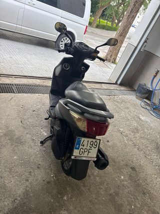 Yamaha Cygnus Scooter Automática Gris