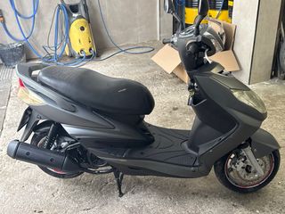 Yamaha Cygnus Scooter Automática Gris