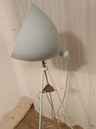 Lampada da Terra in Metallo Verde a Treppiede