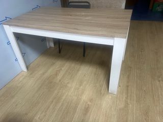 Mesa y 4 Sillas Comedor