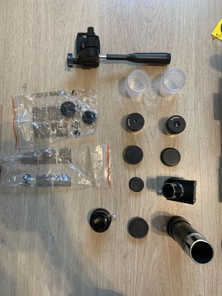 Telescopio Celestron con accesorios y mochila