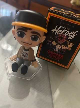 Figura coleccionable Dustin Stranger Things MCD