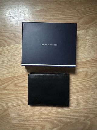 Cartera Tommy Hilfiger Negra