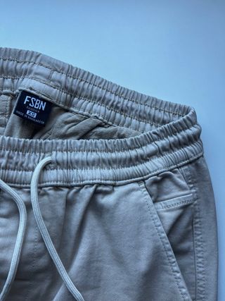 Pantalones cargo Beige