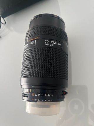 Teleobjetivo Nikon AF NIKKOR 70-210mm
