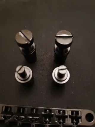 Puente guitarra Tune-o-matic negro.