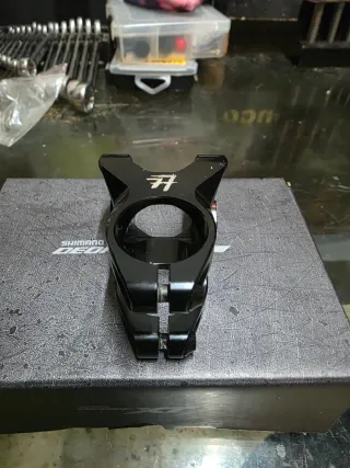 Avanço de bicicleta 35mm da marca 77 desing