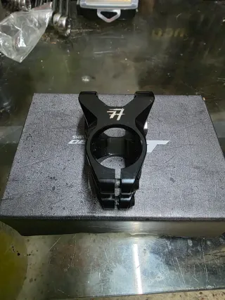 Avanço de bicicleta 35mm da marca 77 desing