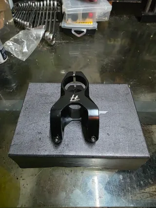 Avanço de bicicleta 35mm da marca 77 desing