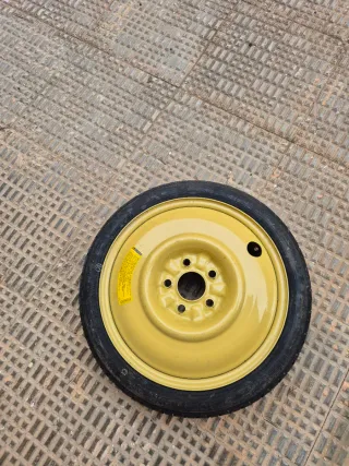 Rueda de repuesto Mazda 5 de galleta