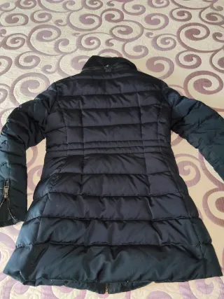 Plumas acolchado mujer negro