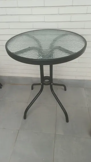 Mesa redonda exterior