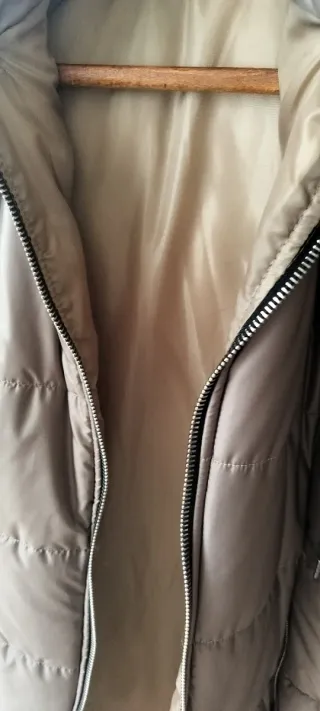 Abrigo acolchado sin mangas