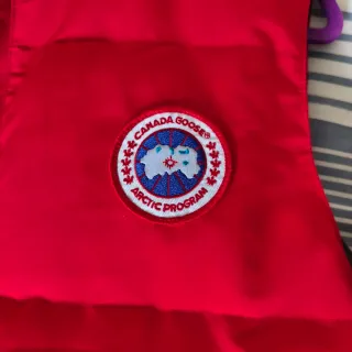 Chaleco Canada de plumas Goose Rojo