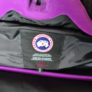 Chaleco Canada de plumas Goose Rojo