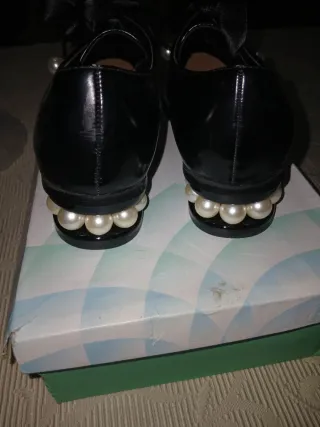 Mocassini neri con perle