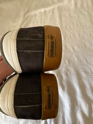 Zapatos Adidas Negros y Blancos