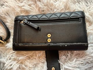 Mochila y cartera Guess