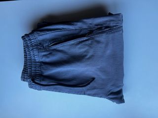 Pantalones cargo grises/azulado con cremalleras