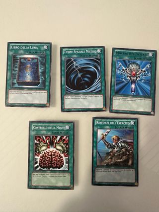 Lotto carte Yu-Gi-Oh!