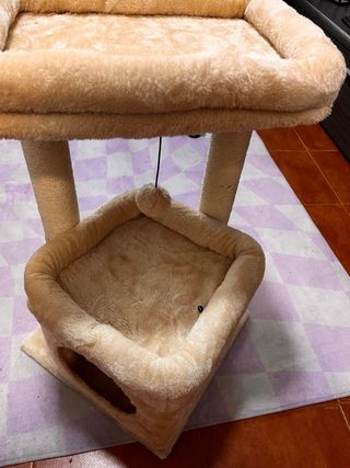 Arbol  para gatos cama y juegos nuevo
