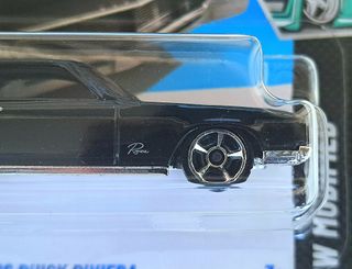 Hot Wheels '66 Buick Riviera