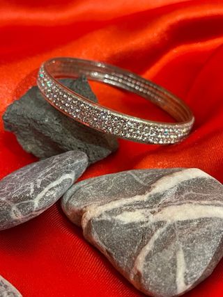 Bracciale con strass scintillanti