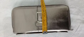 Pochette portafogli effetto metallizzato