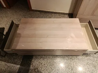 Mesa de salón de madera