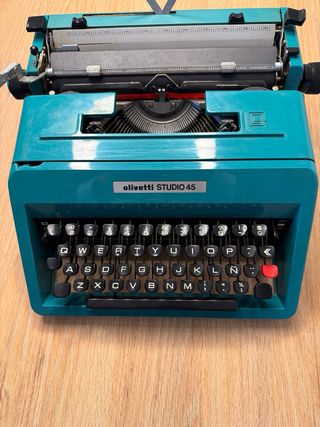 Máquina de escribir Olivetti Studio 45