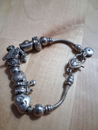 Pulsera tipo Pandora con 12 dijes