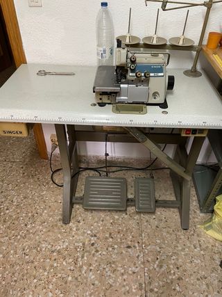 Remalladora Singer Industrial 842