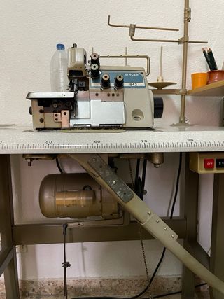 Remalladora Singer Industrial 842