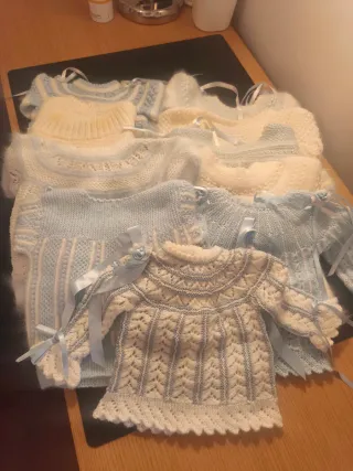 Lote chaquetillas tejidas a mano niña o niño