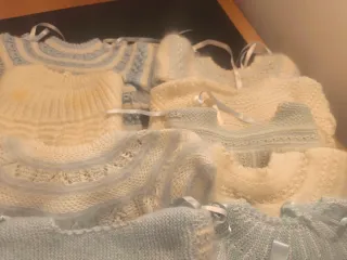 Lote chaquetillas tejidas a mano niña o niño