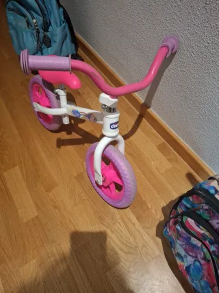 Bici sin pedales rosa y morada