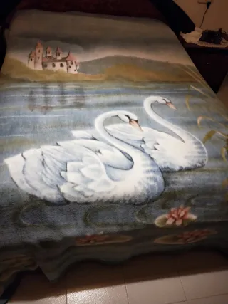 Manta de cama matrimonio con cisnes