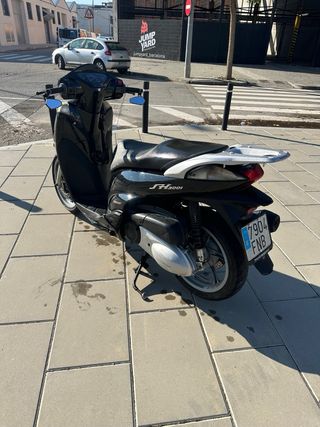 Honda SH 300 Scooter Automática